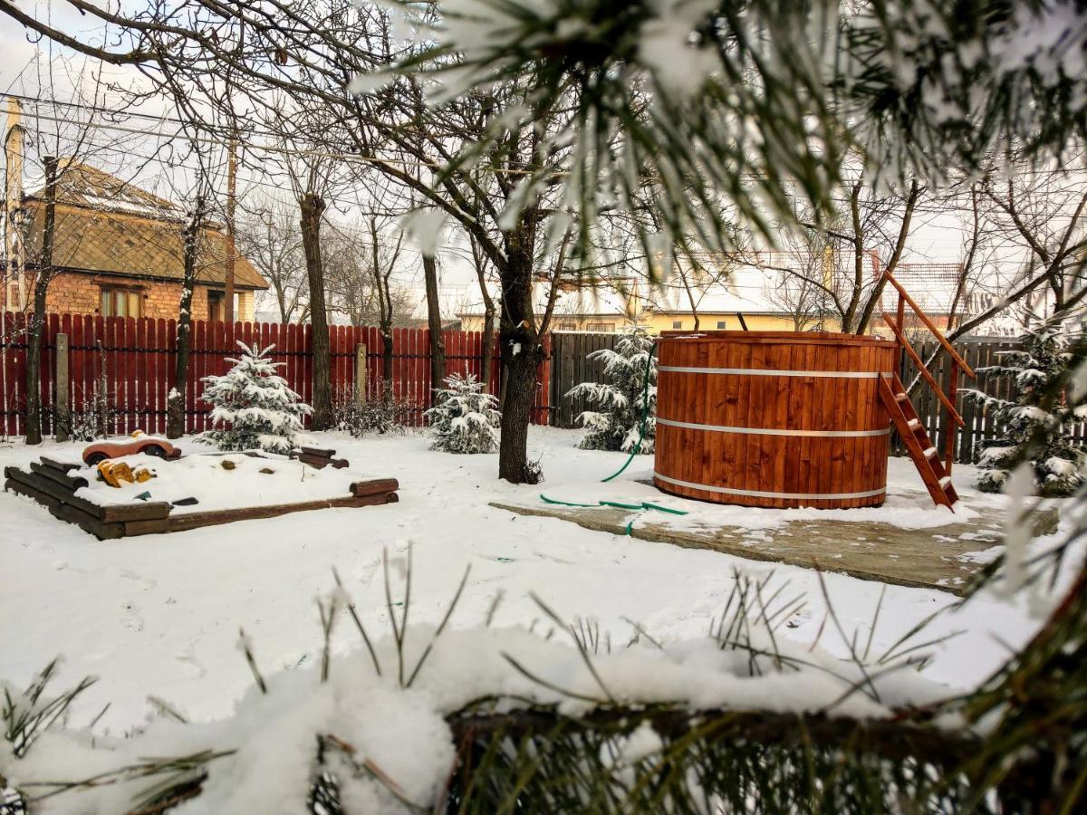 Csergo Ildiko Vendeghaz Hotel Lazarea Exterior photo