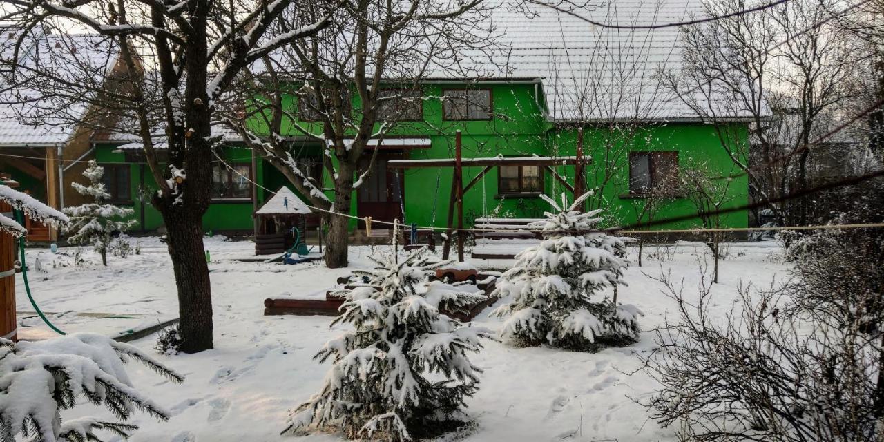 Csergo Ildiko Vendeghaz Hotel Lazarea Exterior photo